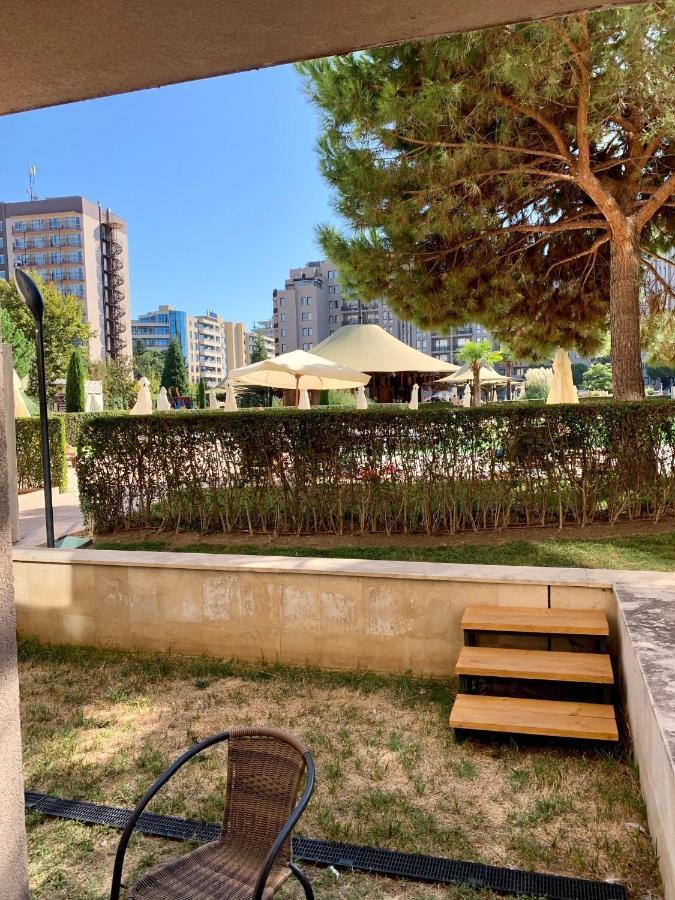 Royal Beach Apartments - 5M To Pool, 100M To Beach 써니비치 외부 사진